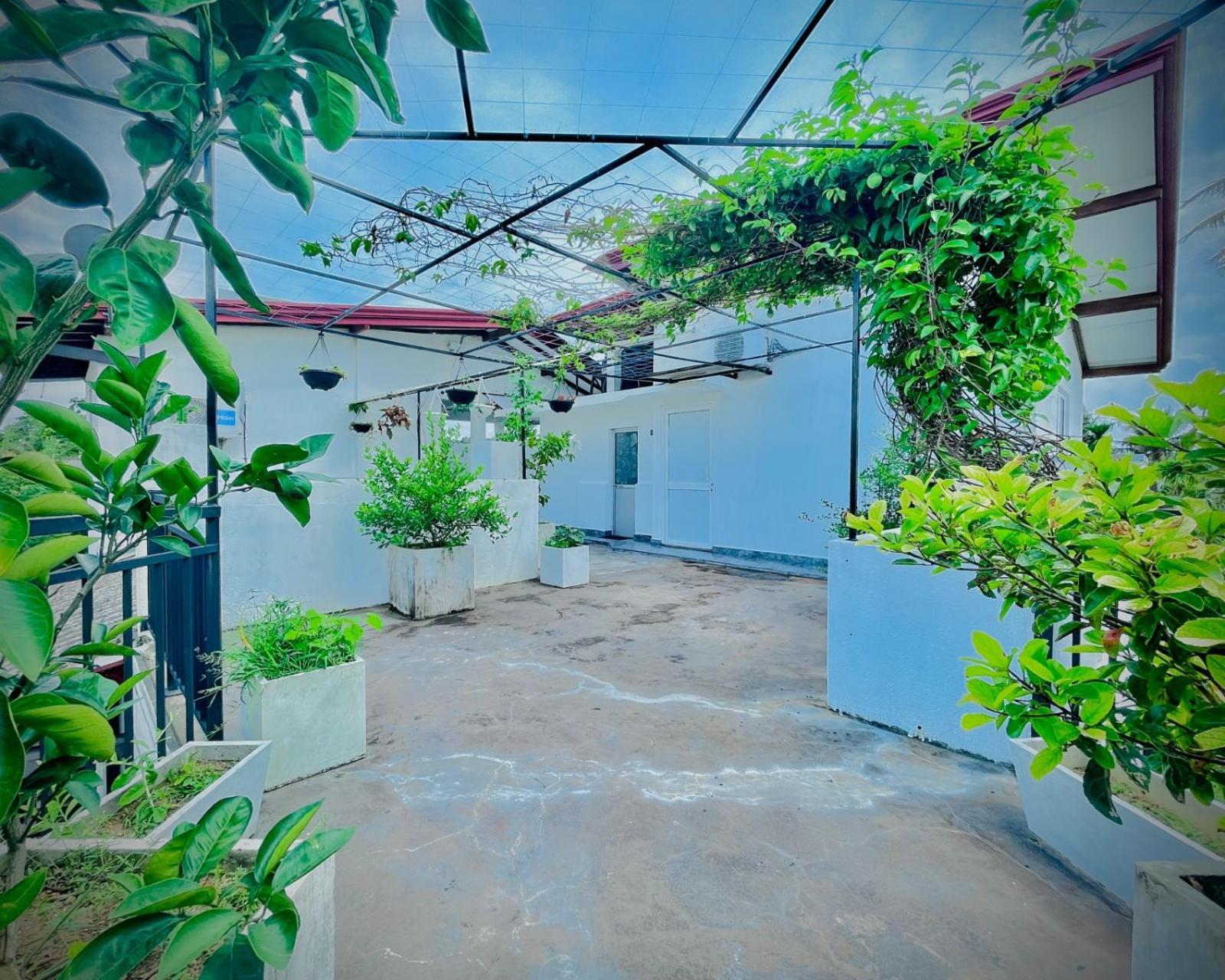 Wavesong Residences Matara Esterno foto