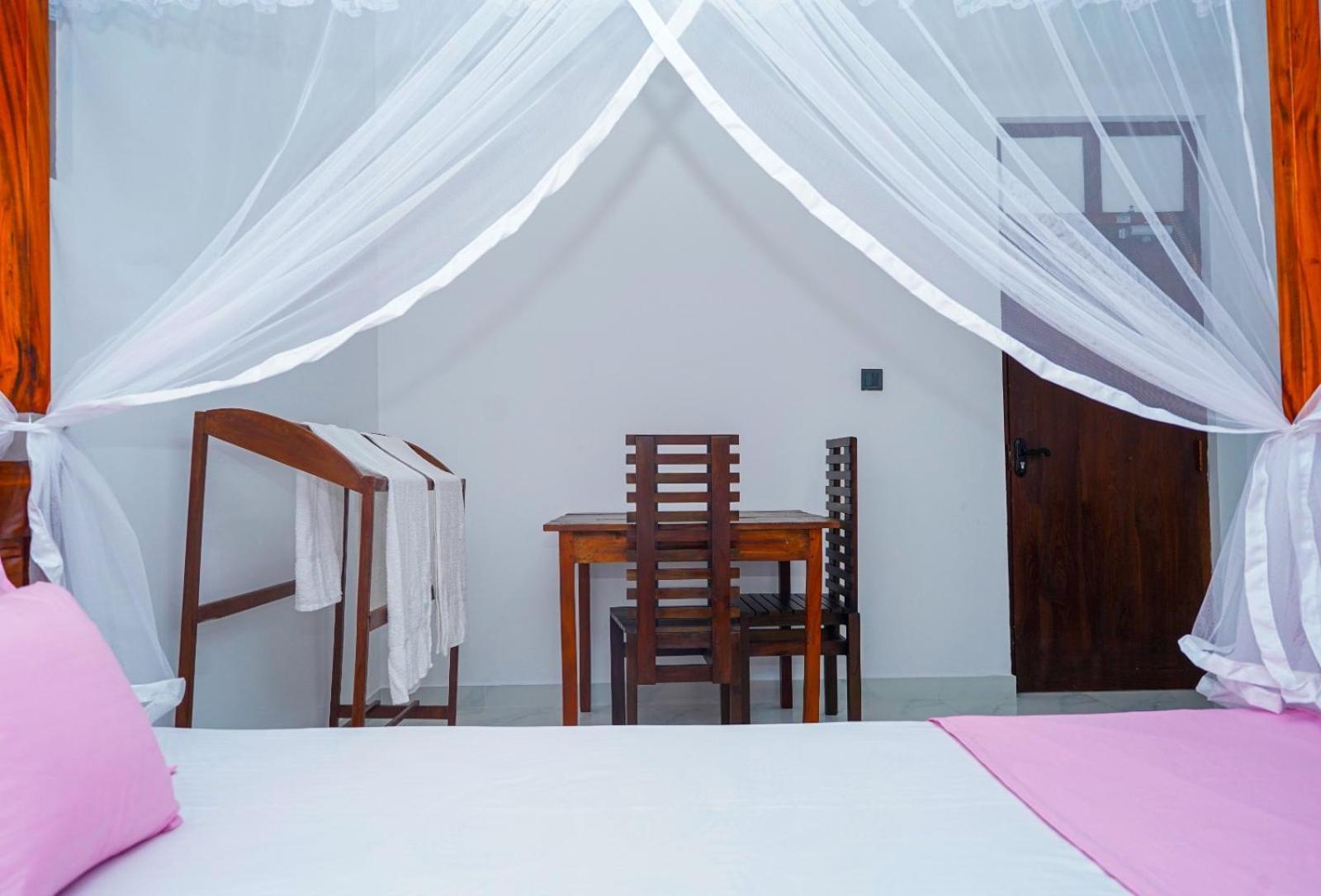 Wavesong Residences Matara Esterno foto