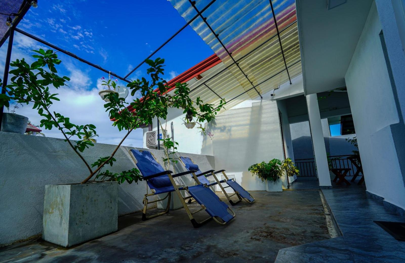 Wavesong Residences Matara Esterno foto